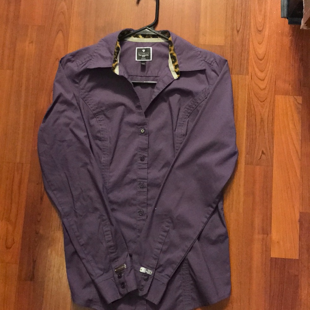 Express- The Essential Shirt